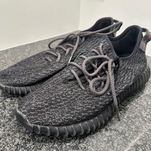 Yeezy Black Boost Sneakers